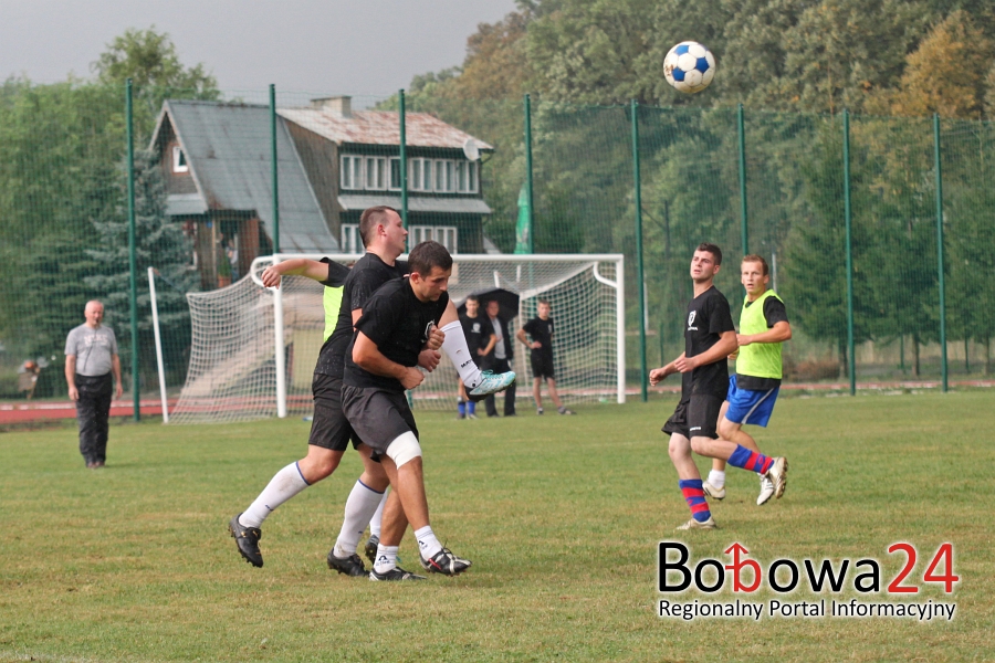 Strażacy OSP z powiatu gorlickiego rozegrali turniej piłkarski w Bobowej (TV)