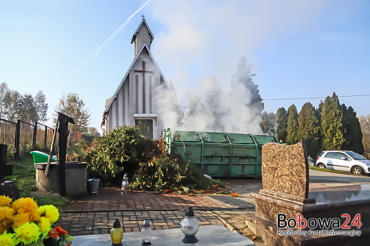 Pożar kontenera na cmentarzu w Bobowej. Strażacy apelują!