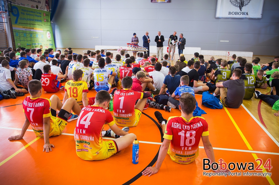 63 mecze, ponad 300 zawodników to właśnie IX Międzynarodowy Turniej Piłki Siatkowej o Złotą Koronkę Bobowej (TV)