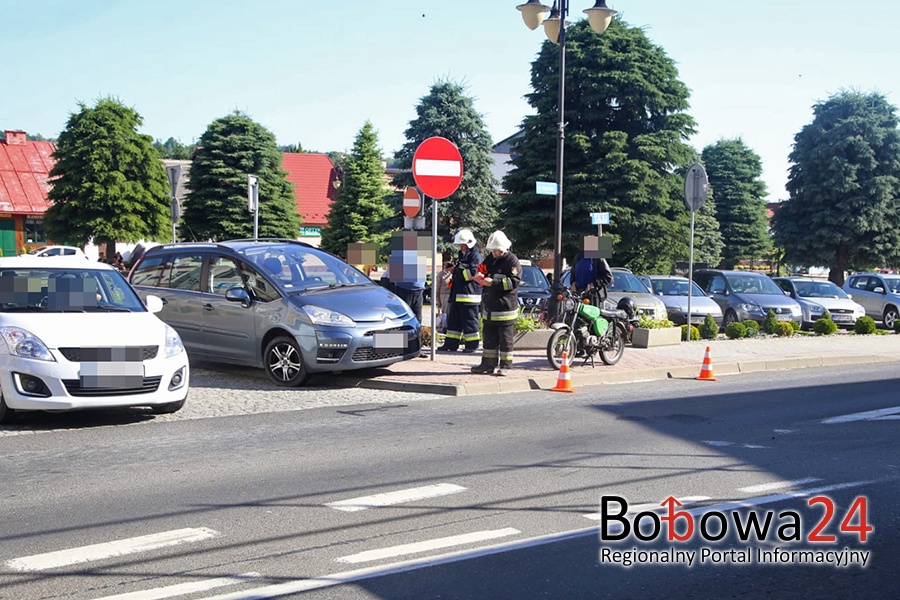 Bobowa, Rynek: zderzenie motocyklisty z samochodem osobowym